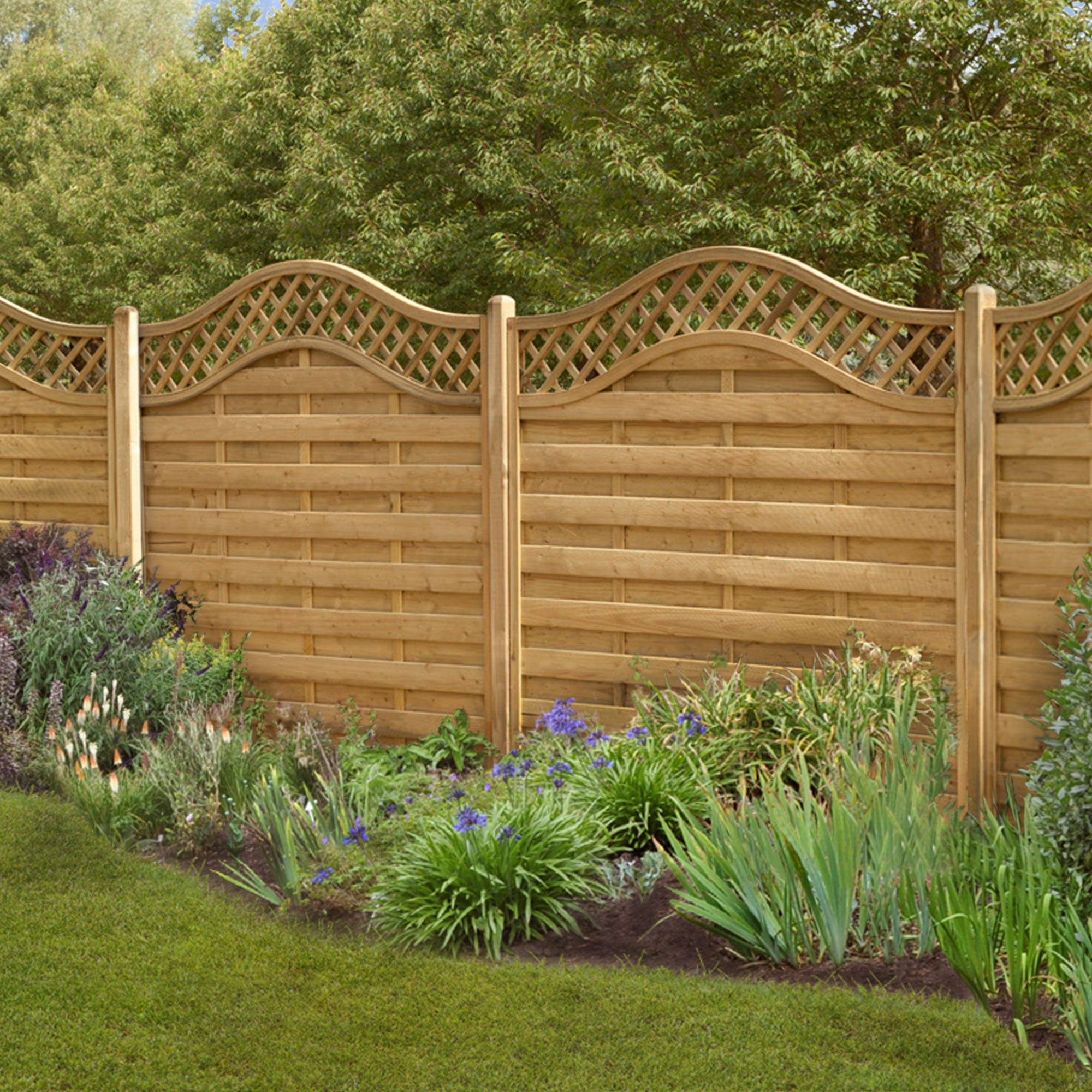 Forest 6' x 6' Europa Prague Pressure Treated Decorative Fence Panel (1.8m x 1.8m) online kaufen