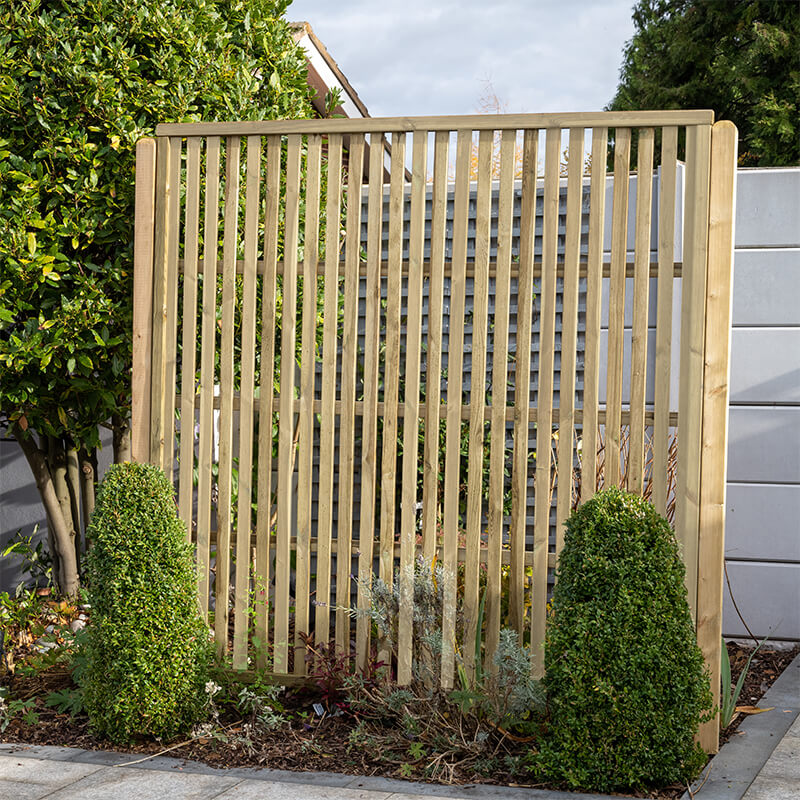 Forest 6' x 6' Pressure Treated Vertical Slatted Garden Screen Panel (1.8m x 1.8m) online kaufen